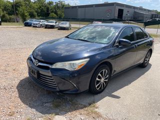 2016 Toyota Camry LE - Exterior Front Left Corner Image